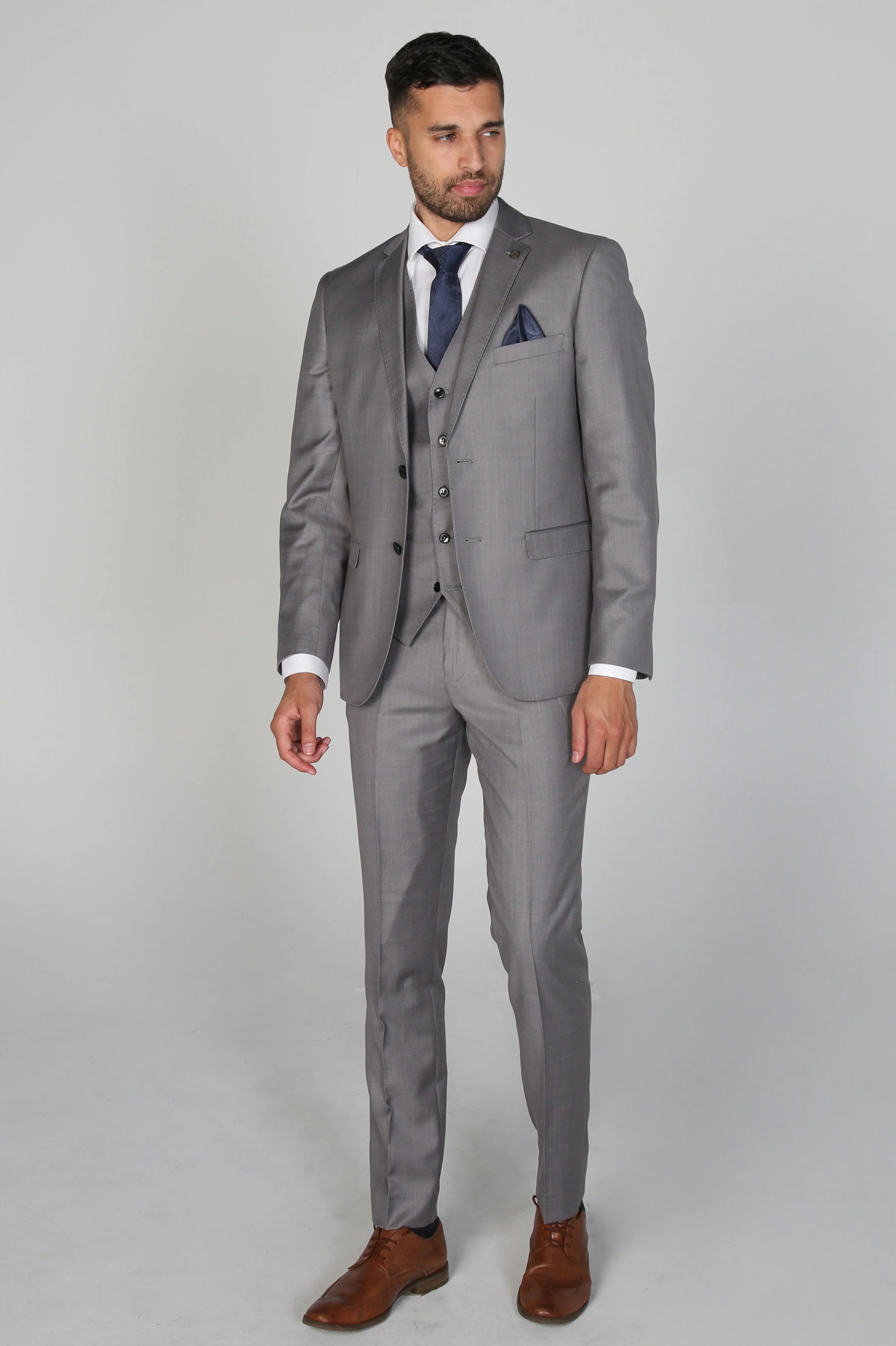 PAUL ANDREW: Charles Grey Men's Three Piece Suit