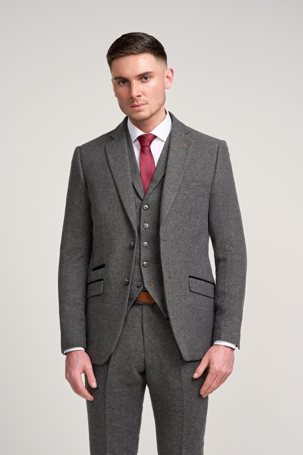 HOUSE OF CAVANI
Cosmo Three Piece Suit