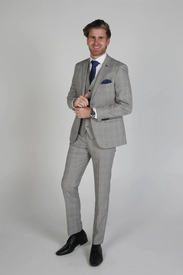 Suits Plus: Paul Andrew- Hugo Grey Men's Three Piece Suit